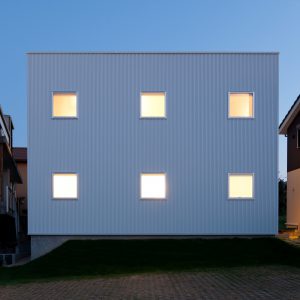 互い違いの内壁/homeHR