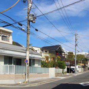 間口の庇/homeNK 南西からの全景