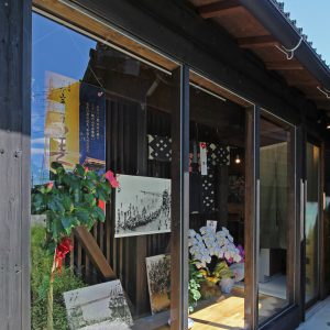 亀崎の蕎麦屋 裏にあるギャラリースペース
