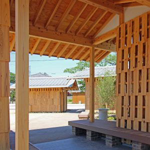 亀崎公園の再編 休憩所からオープンスペースを見る