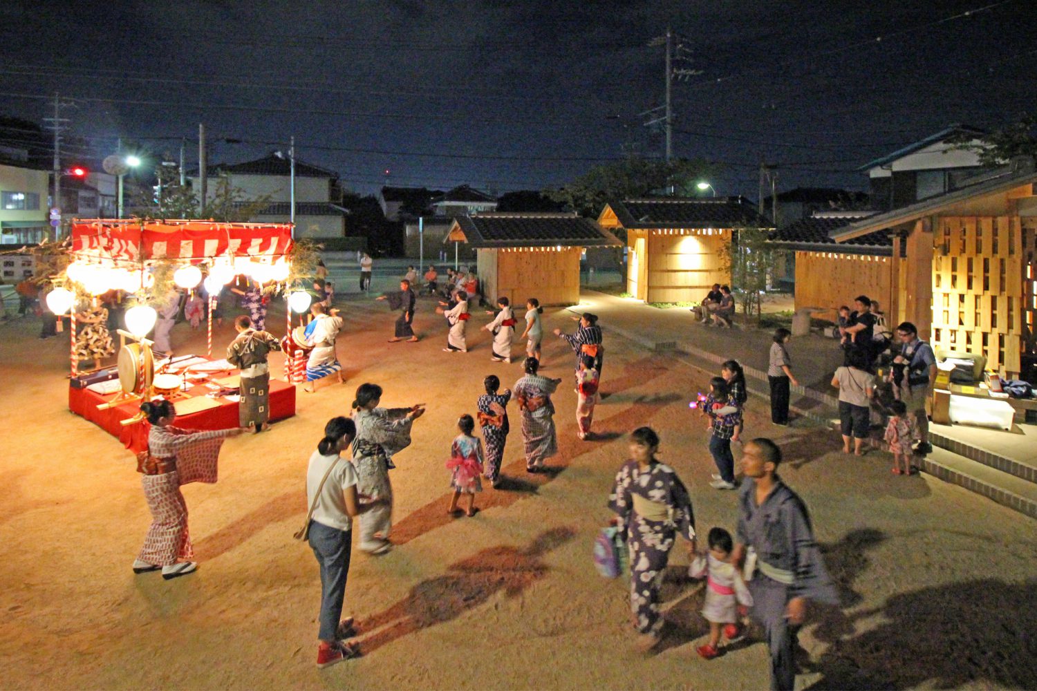 亀崎公園　小唄踊りの夕べ