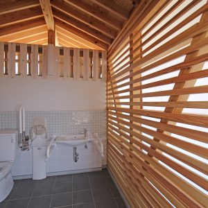 亀崎公園の再編 多目的トイレ内観