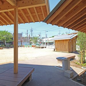 亀崎公園の再編 屋根と屋根が重なり合う