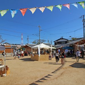 亀崎公園の再編 マルシェ「ろじうら」の様子