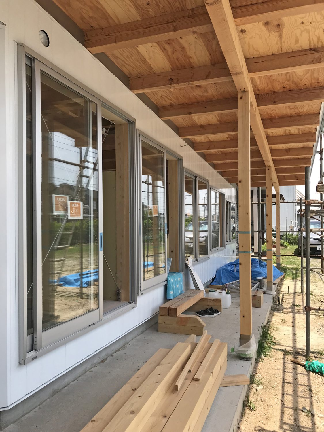 半田市内の住宅　軒下