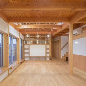 片流れの離れ/homeYG 団らんスペース