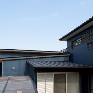 三方向の屋根/annexTK 三方向の屋根と既設母屋、カーポートとの関係